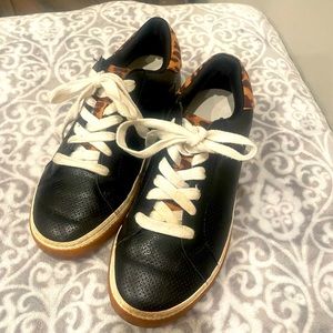 Womens size 7 cheetah print tennis shoes